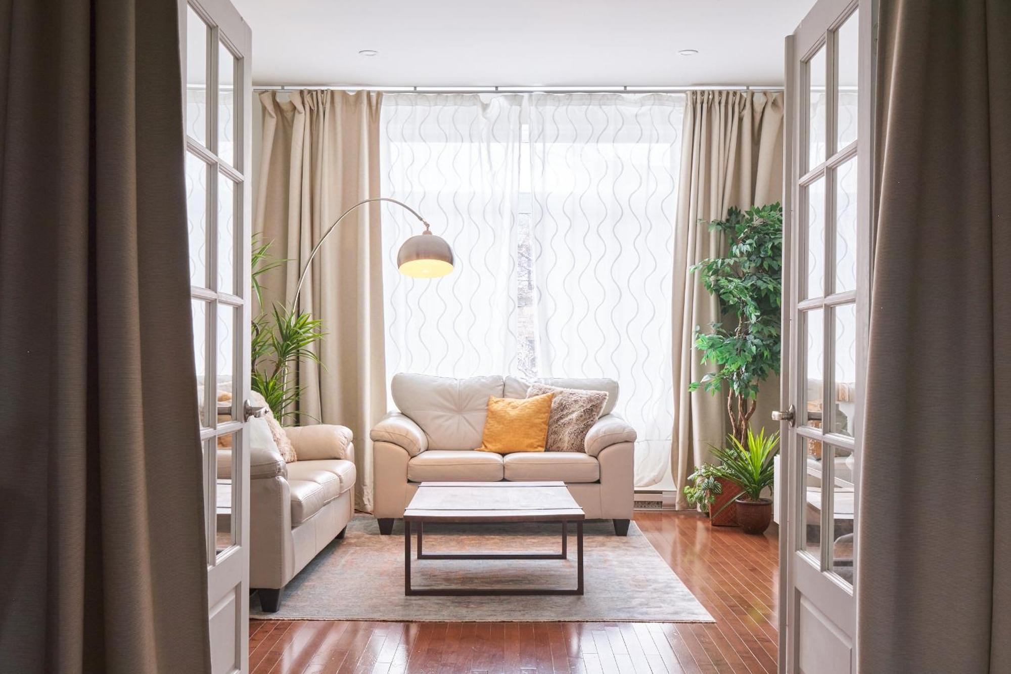 Mtlvacationrentals - The Fabfour Montréal Exteriör bild