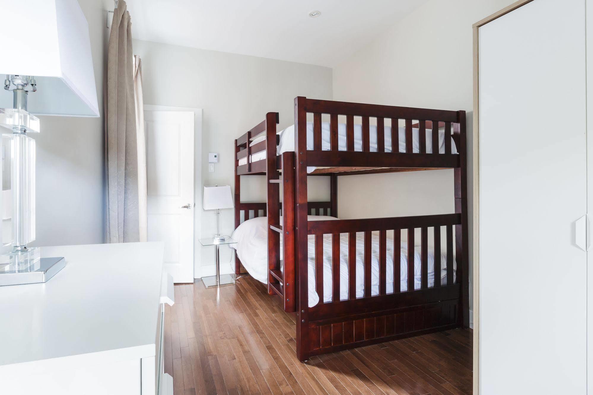 Mtlvacationrentals - The Fabfour Montréal Exteriör bild